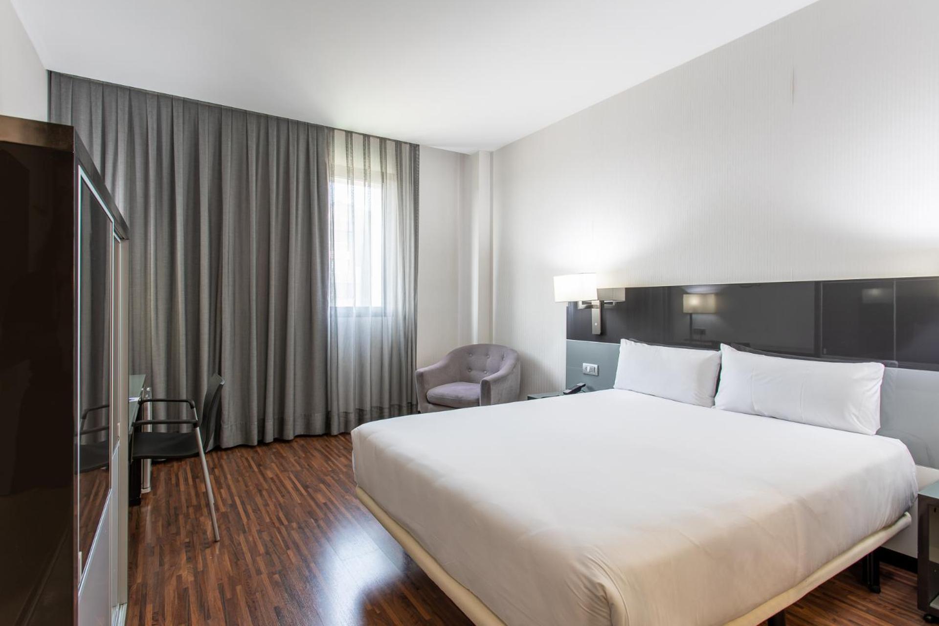 Hotel Ciudad De Mostoles Exterior photo