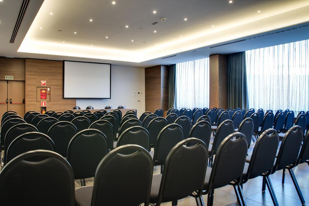 Hotel Ciudad De Mostoles Exterior photo