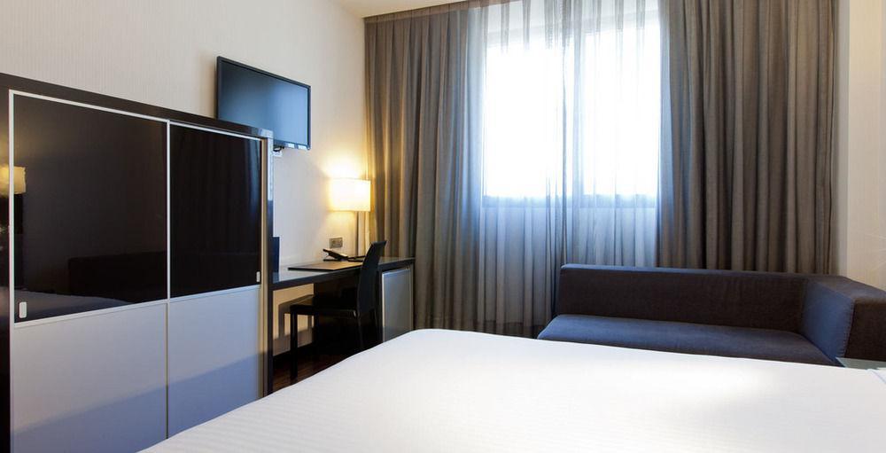 Hotel Ciudad De Mostoles Exterior photo