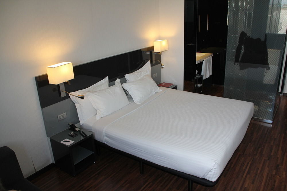 Hotel Ciudad De Mostoles Exterior photo