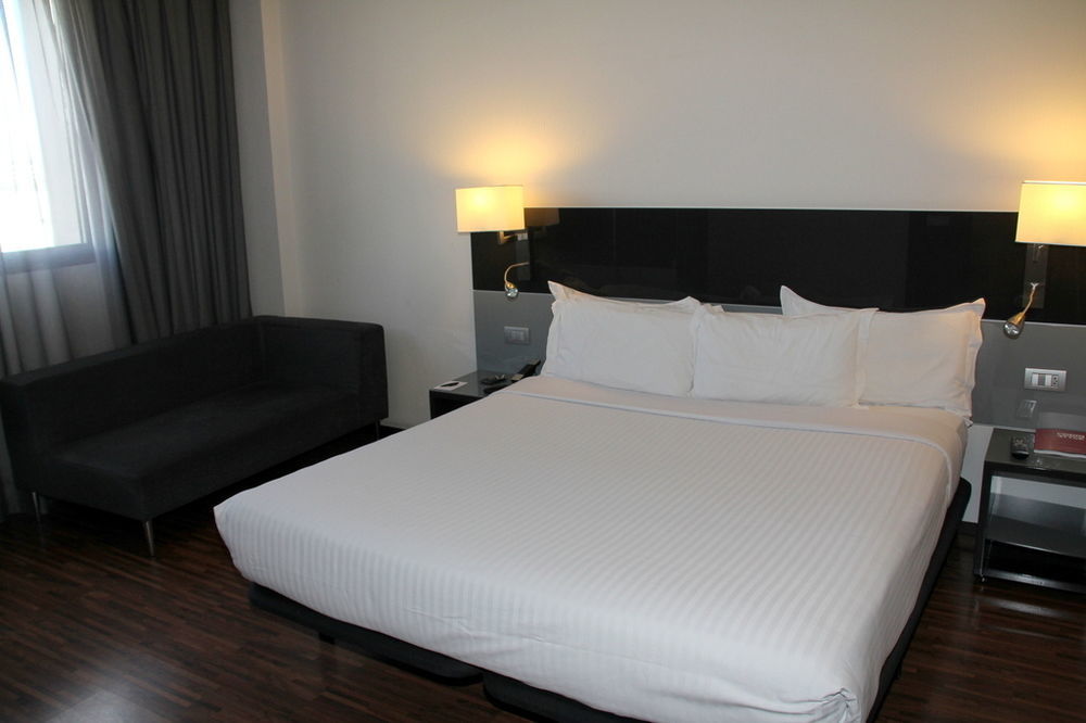Hotel Ciudad De Mostoles Exterior photo