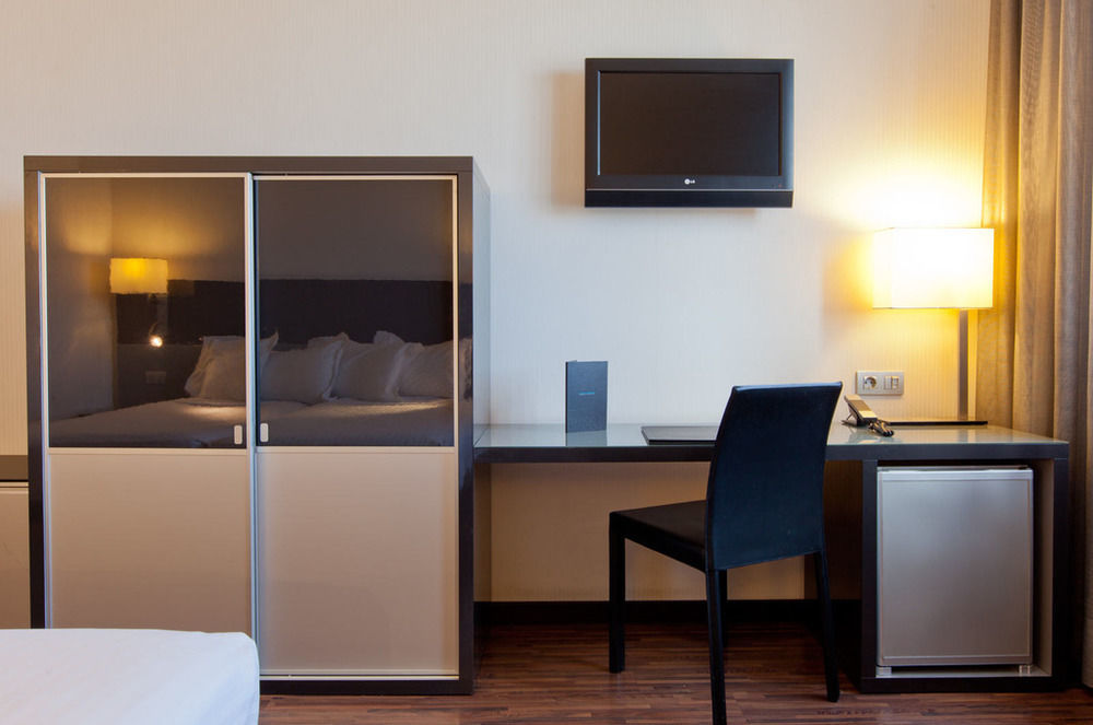 Hotel Ciudad De Mostoles Exterior photo