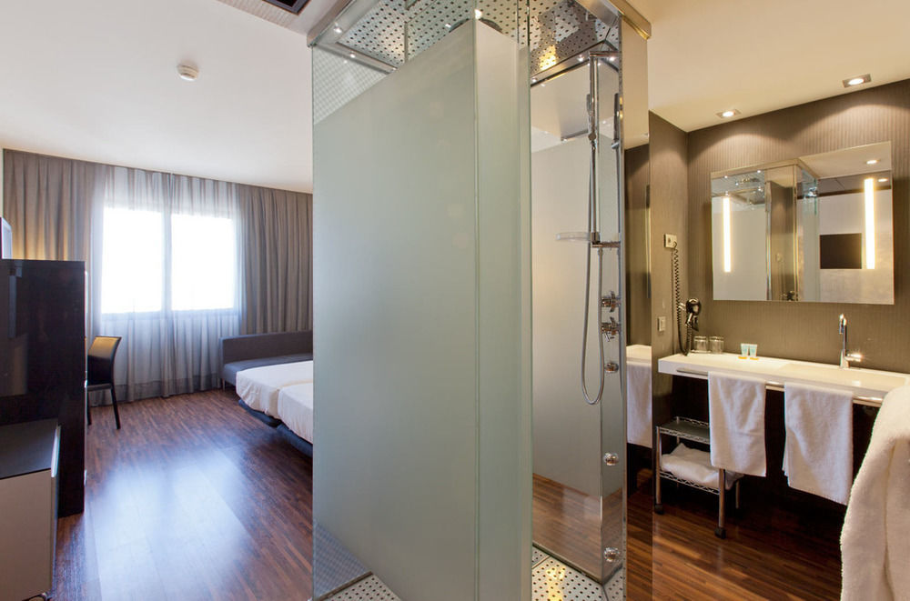 Hotel Ciudad De Mostoles Exterior photo