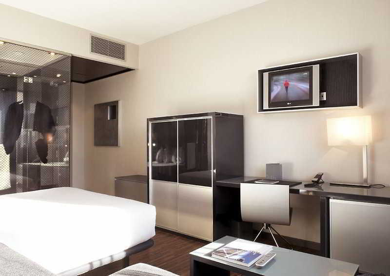 Hotel Ciudad De Mostoles Exterior photo