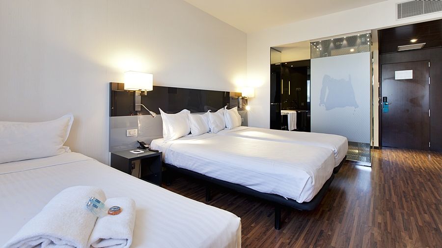 Hotel Ciudad De Mostoles Exterior photo